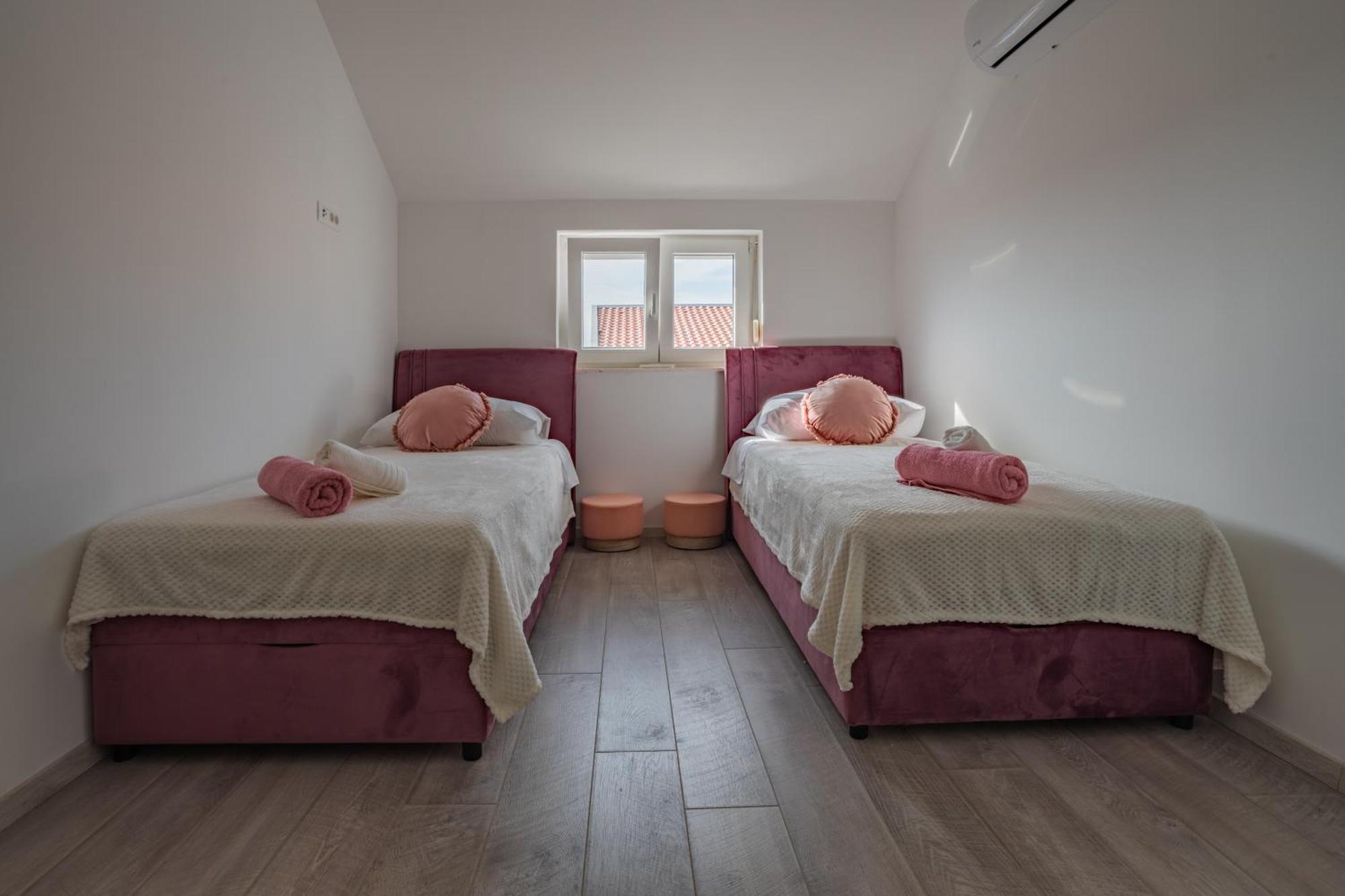 Seaview Apartments Roberta Zára Kültér fotó